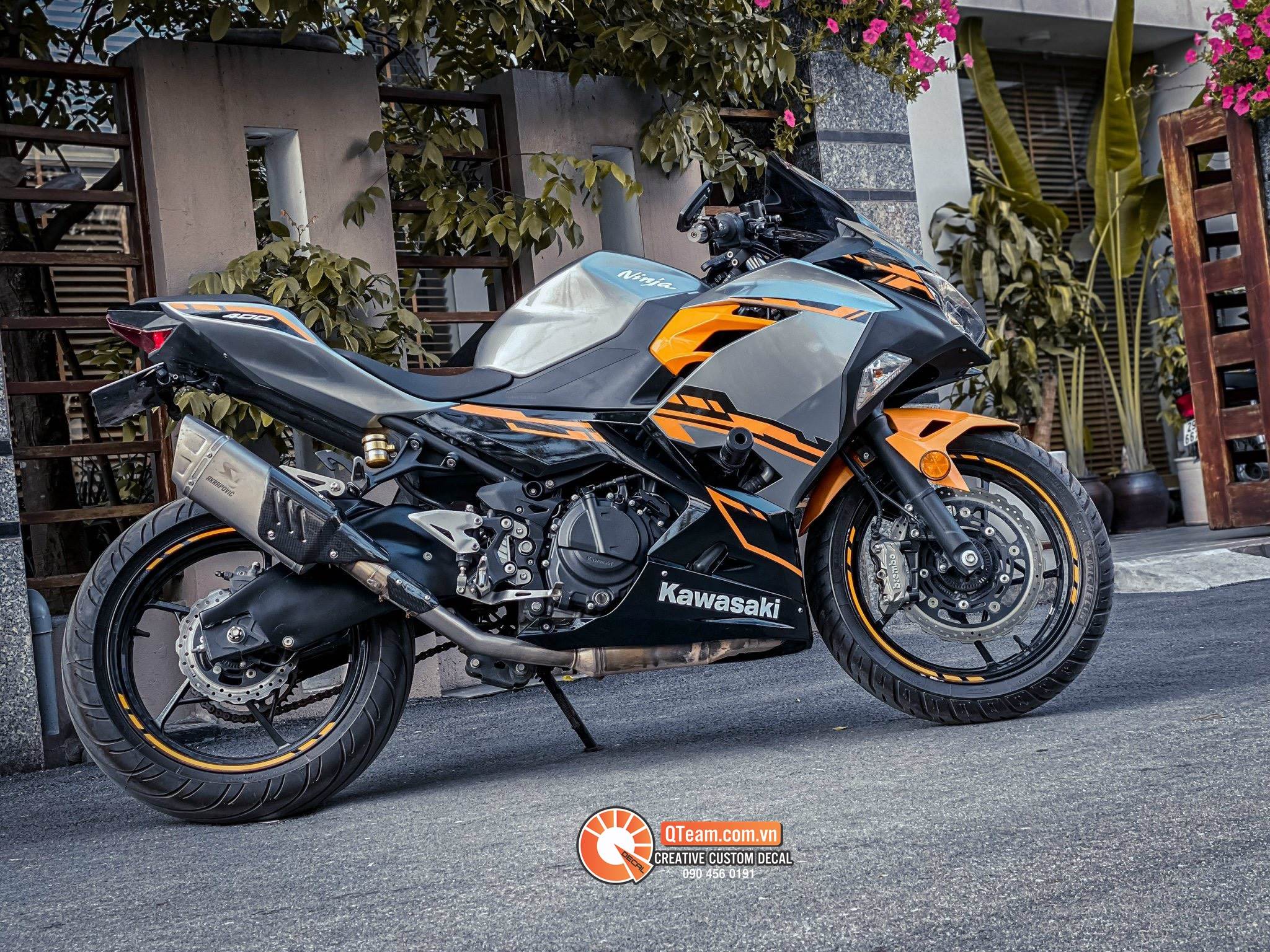 Tem trùm NinJa400 xám sen vàng candy xước cao cấp